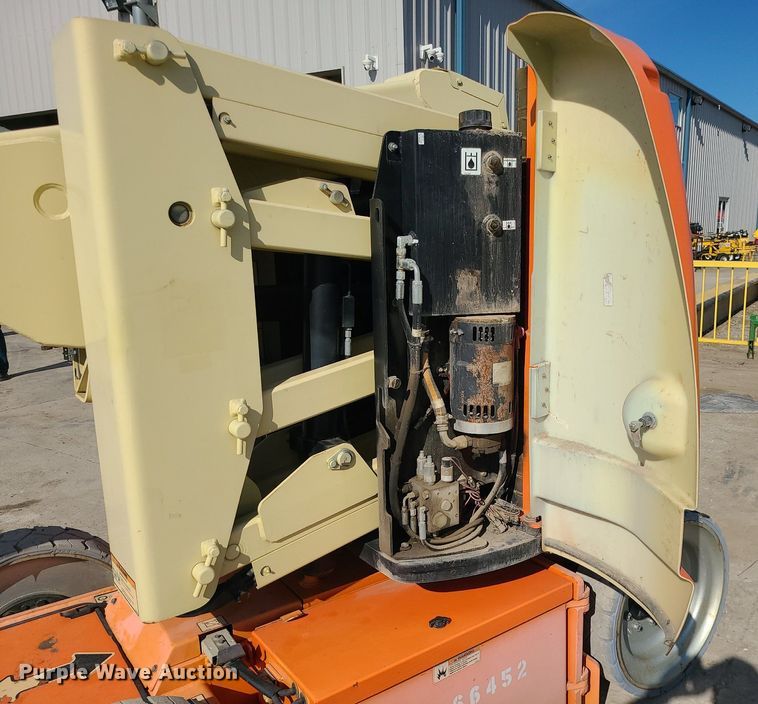 image for item MQ9600 2007 JLG E300AJP boom lift