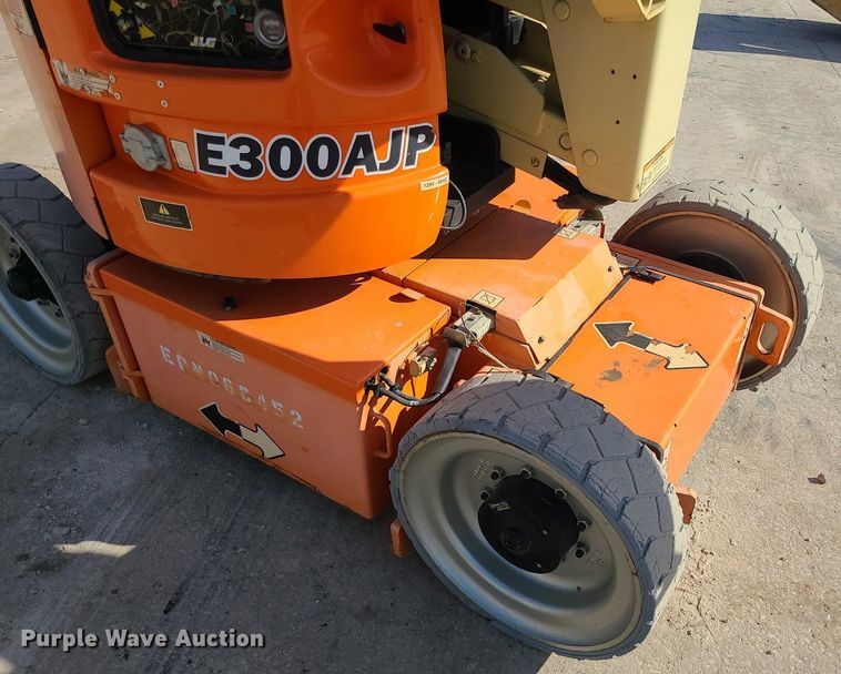 image for item MQ9600 2007 JLG E300AJP boom lift