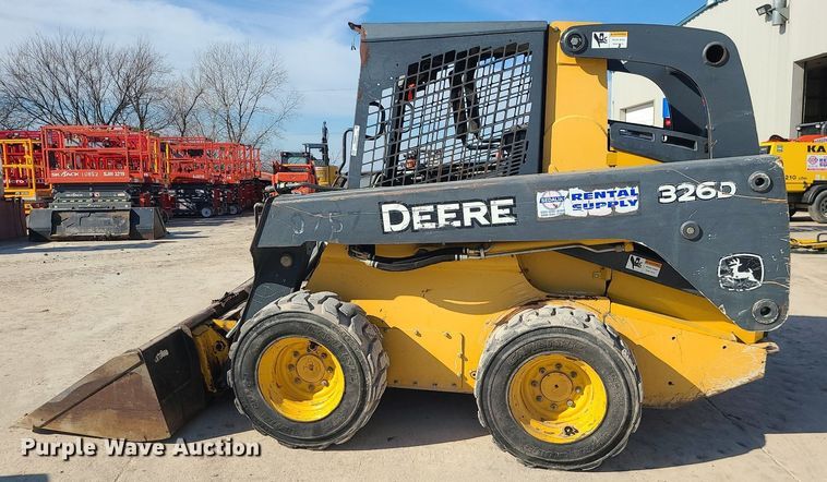 image for item MQ9601 2012 John Deere  326D skid steer loader