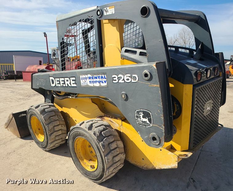 image for item MQ9601 2012 John Deere  326D skid steer loader