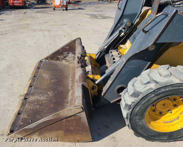 image for item MQ9601 2012 John Deere  326D skid steer loader