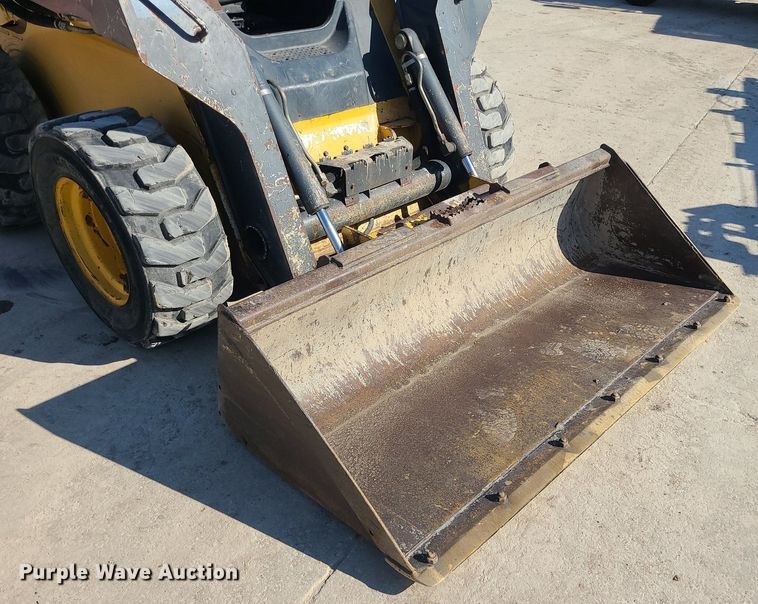 image for item MQ9601 2012 John Deere  326D skid steer loader