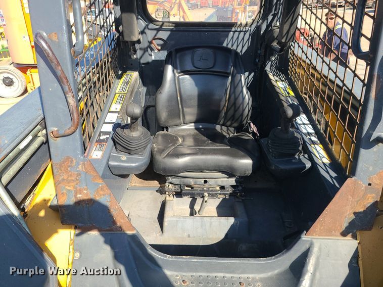 image for item MQ9601 2012 John Deere  326D skid steer loader