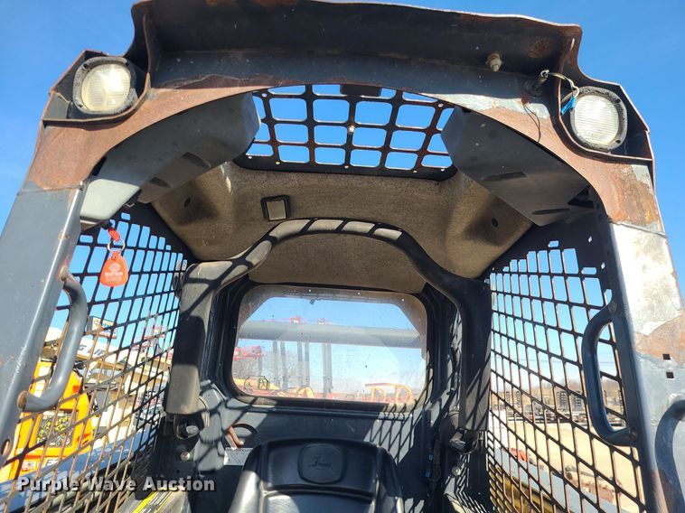 image for item MQ9601 2012 John Deere  326D skid steer loader