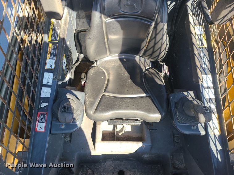 image for item MQ9601 2012 John Deere  326D skid steer loader