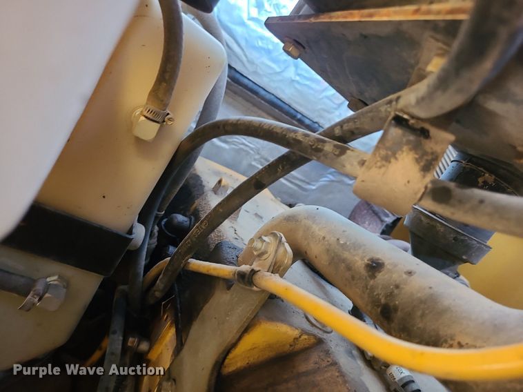 image for item MQ9601 2012 John Deere  326D skid steer loader