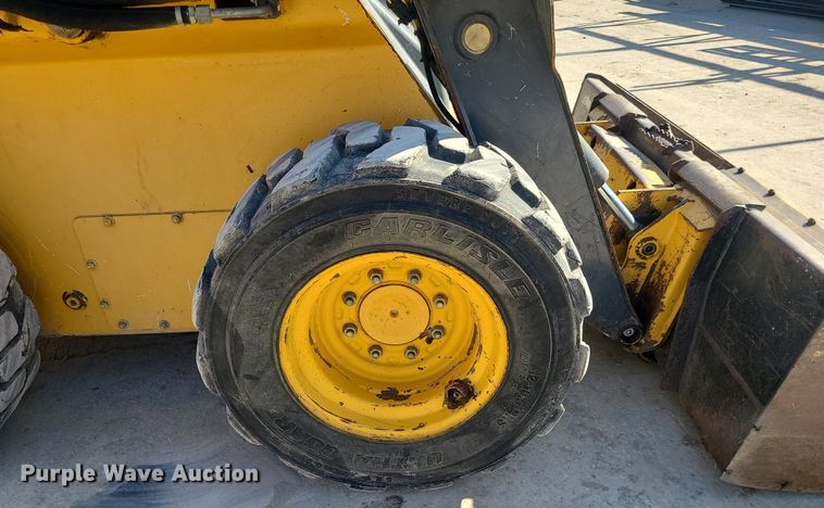 image for item MQ9601 2012 John Deere  326D skid steer loader