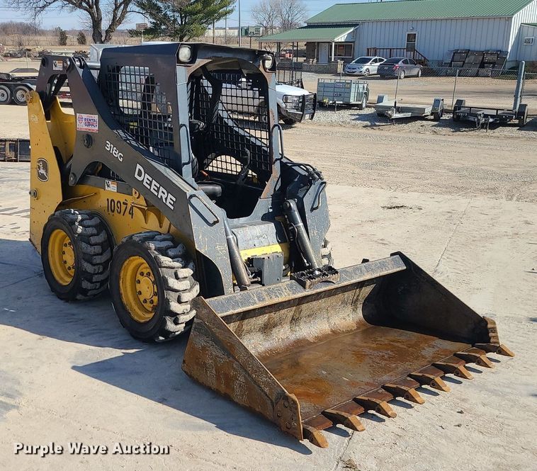 image for item MQ9602 2016 John Deere  318G skid steer loader