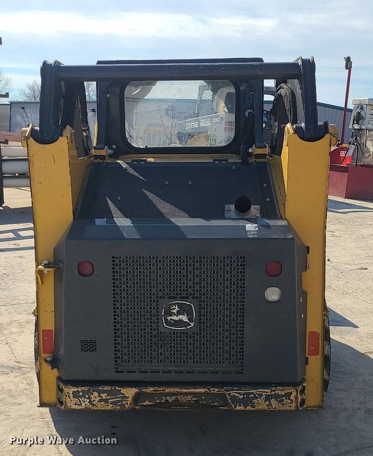 image for item MQ9602 2016 John Deere  318G skid steer loader