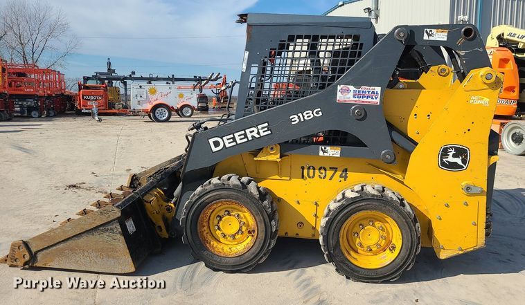 image for item MQ9602 2016 John Deere  318G skid steer loader