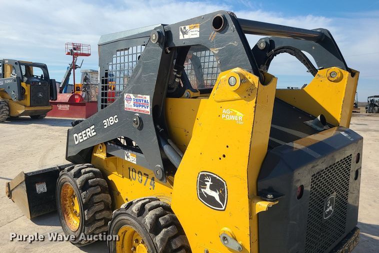 image for item MQ9602 2016 John Deere  318G skid steer loader