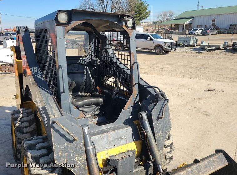 image for item MQ9602 2016 John Deere  318G skid steer loader