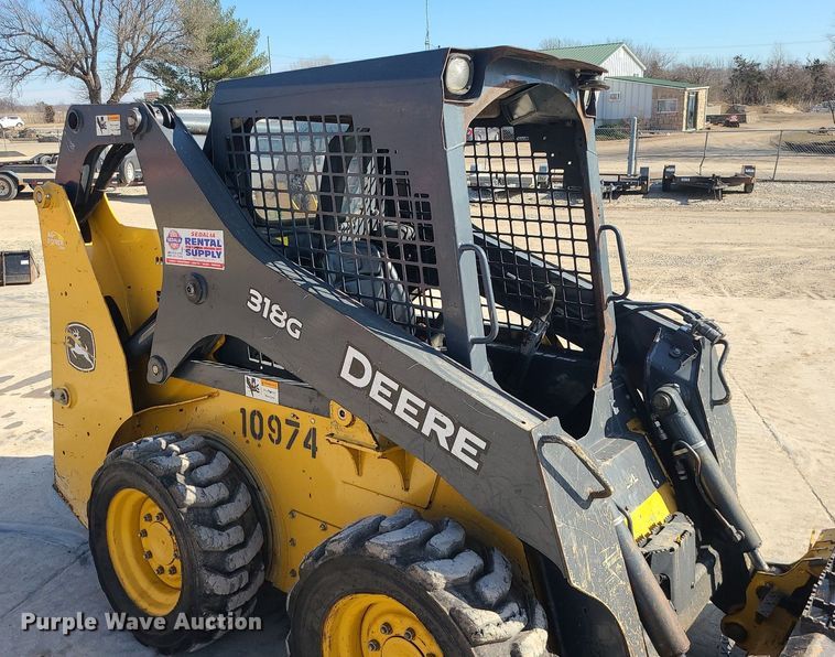 image for item MQ9602 2016 John Deere  318G skid steer loader