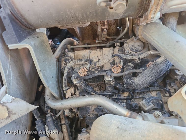 image for item MQ9602 2016 John Deere  318G skid steer loader