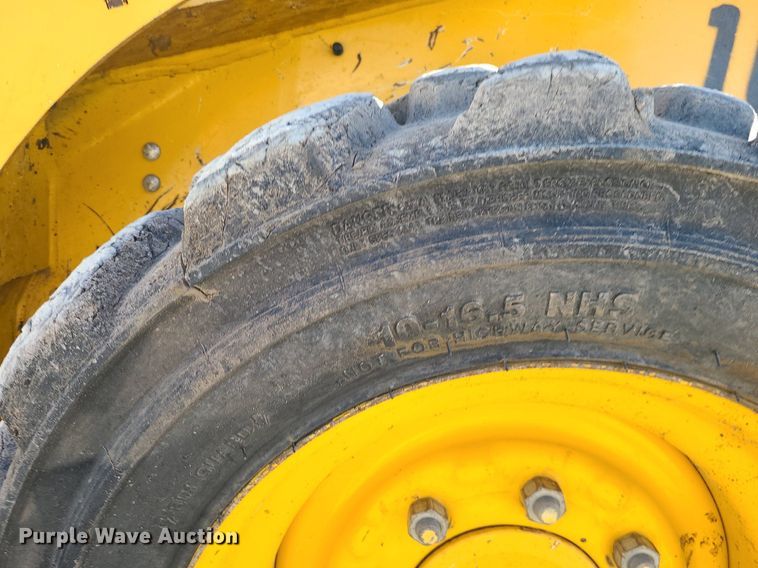 image for item MQ9602 2016 John Deere  318G skid steer loader