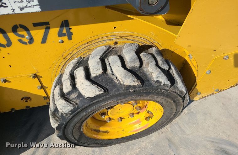 image for item MQ9602 2016 John Deere  318G skid steer loader