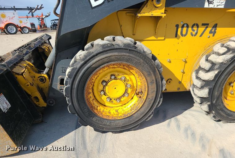 image for item MQ9602 2016 John Deere  318G skid steer loader