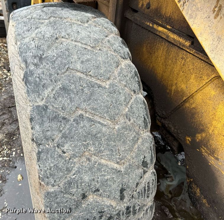 image for item NE9749 2003 Caterpillar 924G wheel loader