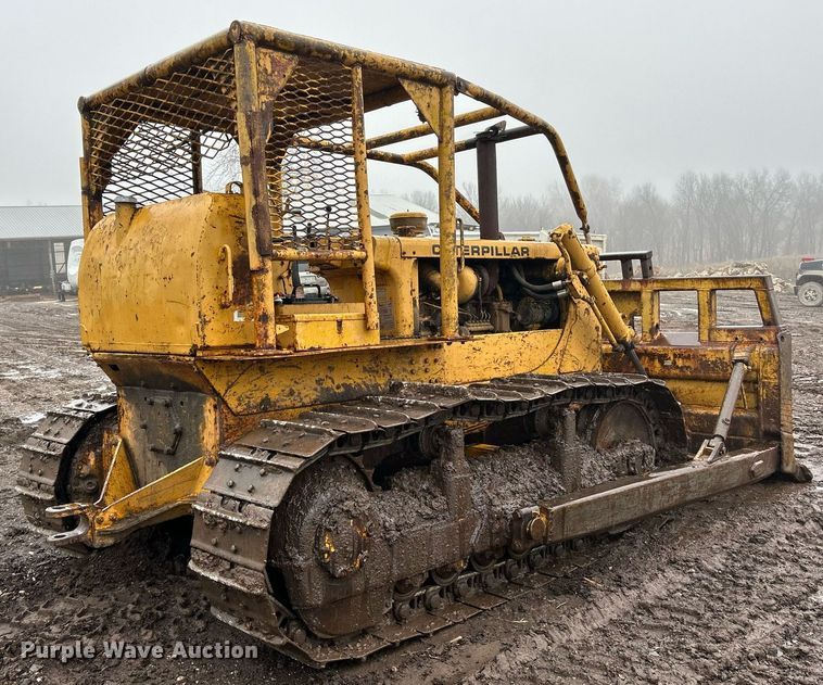 image for item NE9752 1965 Caterpillar D6C dozer