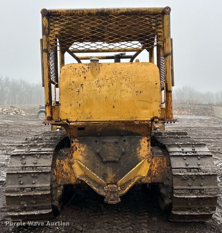 image for item NE9752 1965 Caterpillar D6C dozer