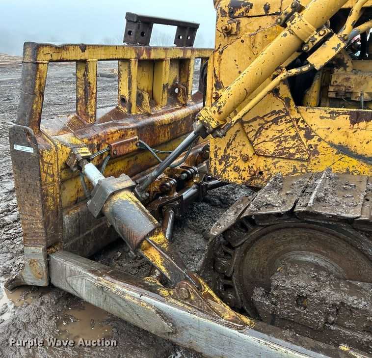 image for item NE9752 1965 Caterpillar D6C dozer