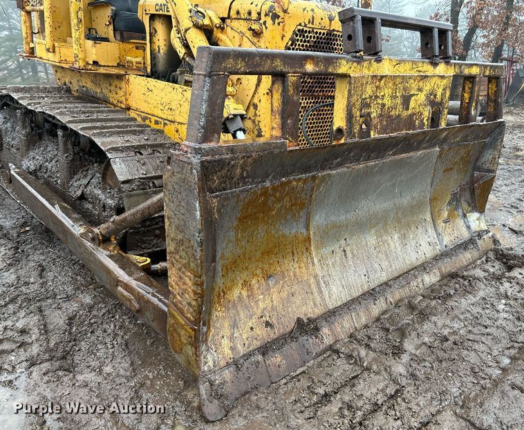 image for item NE9752 1965 Caterpillar D6C dozer
