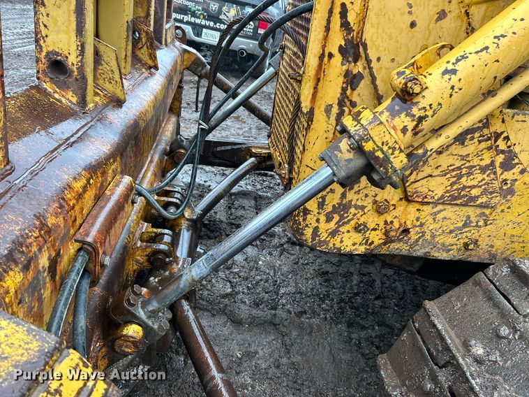 image for item NE9752 1965 Caterpillar D6C dozer