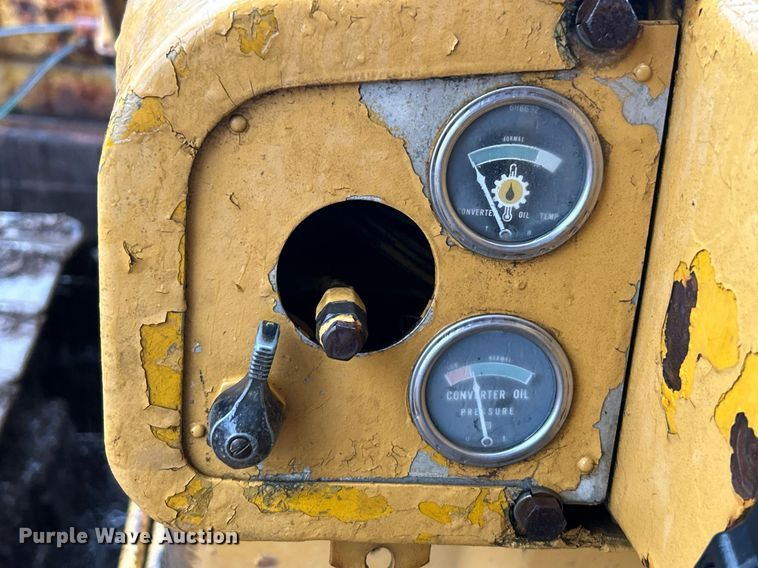 image for item NE9752 1965 Caterpillar D6C dozer