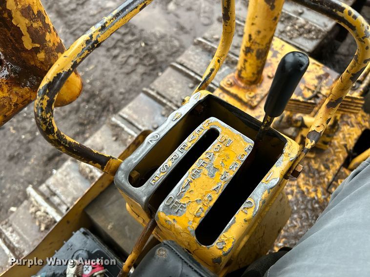 image for item NE9752 1965 Caterpillar D6C dozer