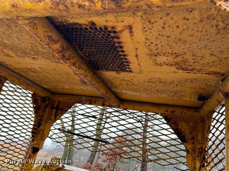 image for item NE9752 1965 Caterpillar D6C dozer