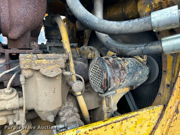 image for item NE9752 1965 Caterpillar D6C dozer