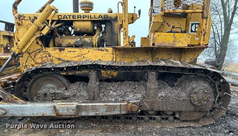 image for item NE9752 1965 Caterpillar D6C dozer