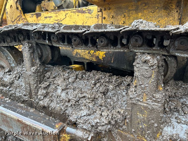 image for item NE9752 1965 Caterpillar D6C dozer