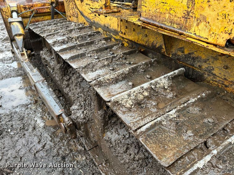 image for item NE9752 1965 Caterpillar D6C dozer
