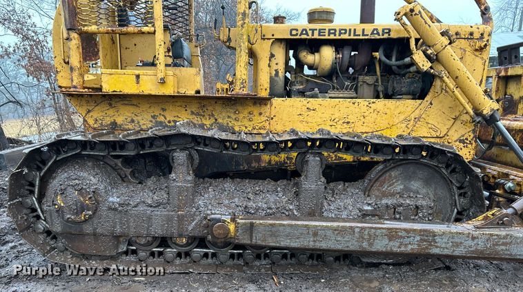 image for item NE9752 1965 Caterpillar D6C dozer