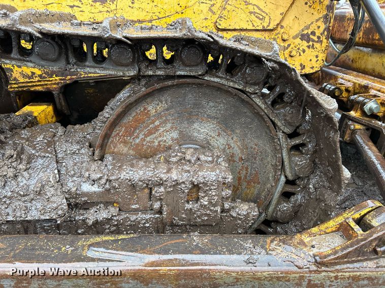 image for item NE9752 1965 Caterpillar D6C dozer