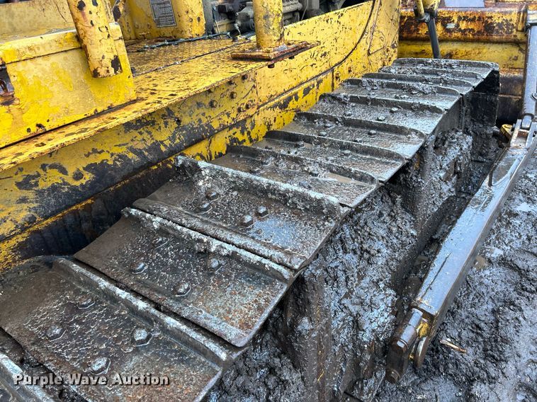 image for item NE9752 1965 Caterpillar D6C dozer