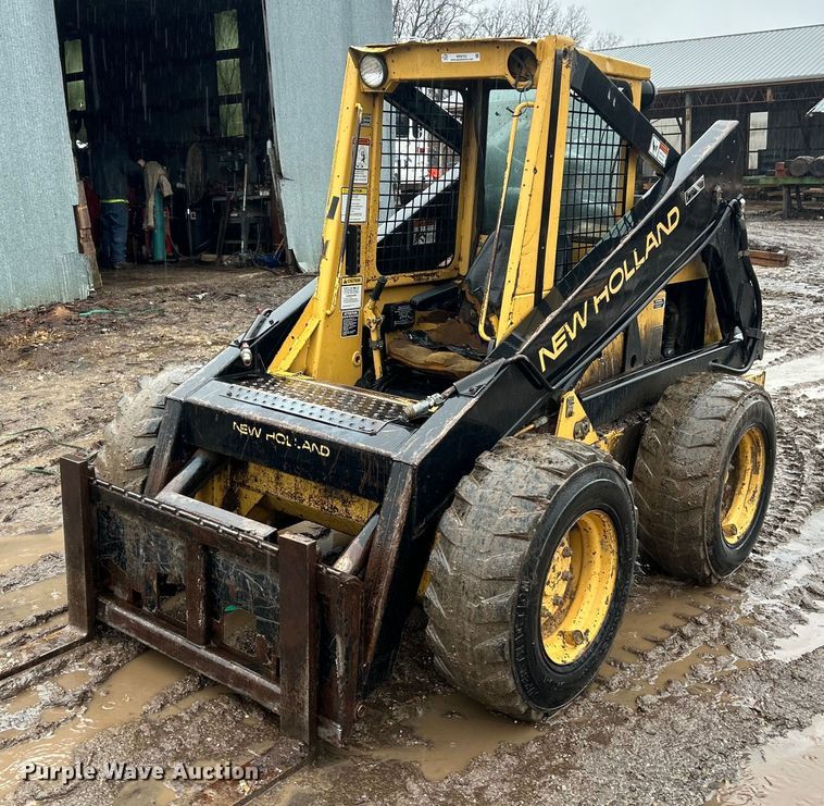 image for item NE9753 1993 New Holland L783 skid steer loader