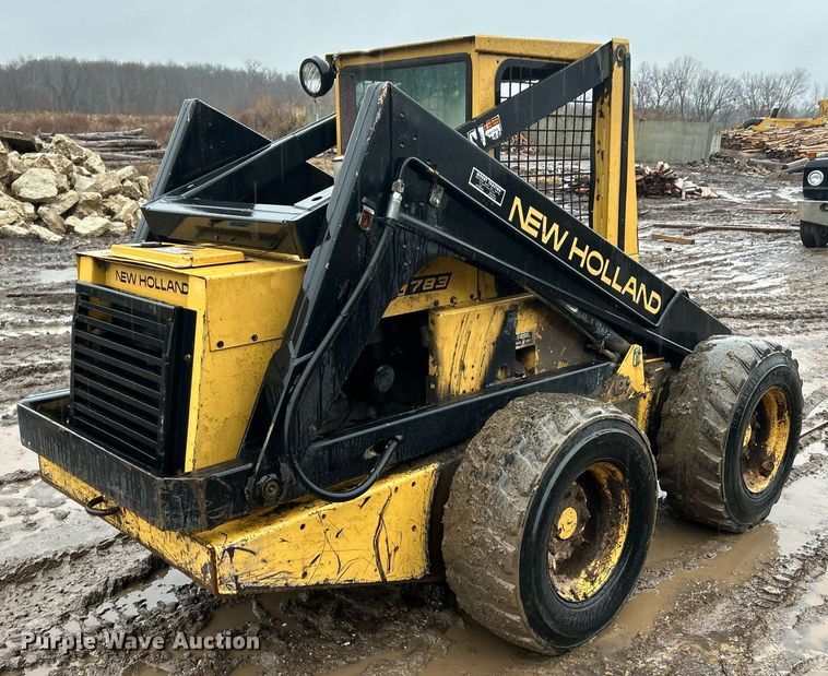 image for item NE9753 1993 New Holland L783 skid steer loader