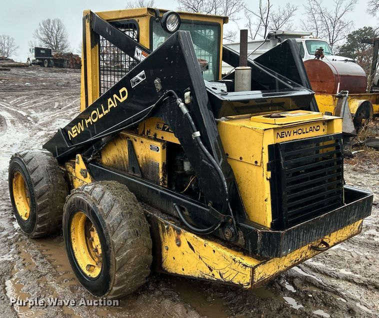 image for item NE9753 1993 New Holland L783 skid steer loader