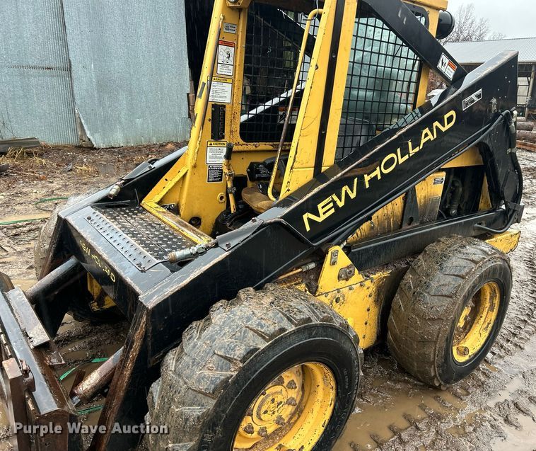 image for item NE9753 1993 New Holland L783 skid steer loader