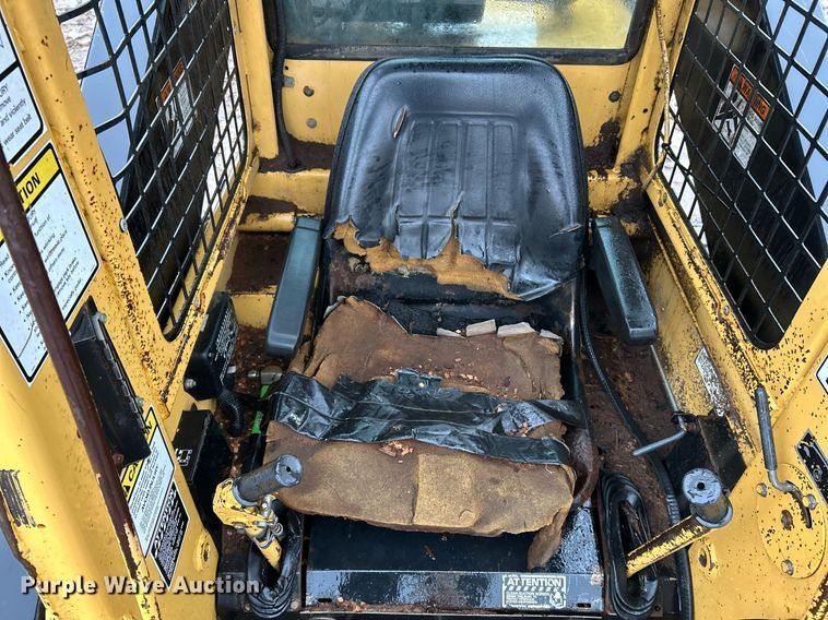 image for item NE9753 1993 New Holland L783 skid steer loader