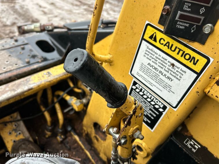 image for item NE9753 1993 New Holland L783 skid steer loader