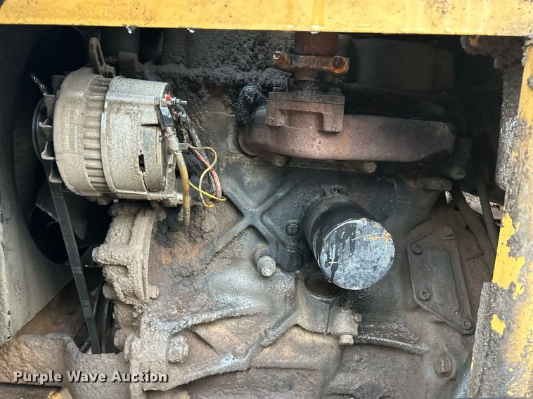 image for item NE9753 1993 New Holland L783 skid steer loader