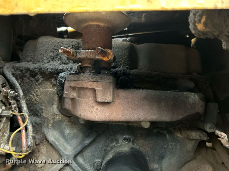 image for item NE9753 1993 New Holland L783 skid steer loader