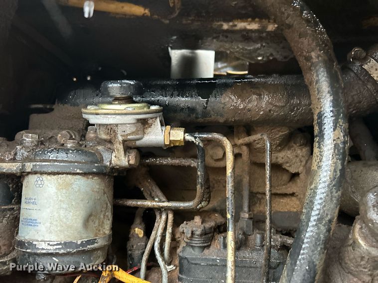 image for item NE9753 1993 New Holland L783 skid steer loader