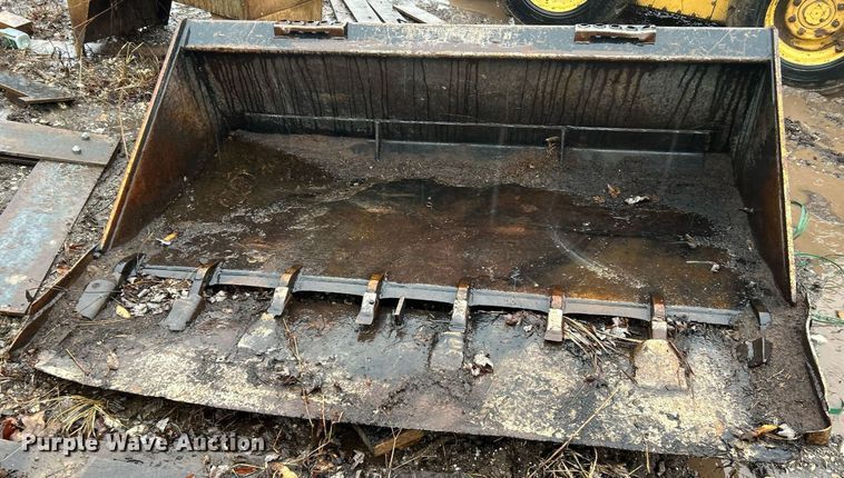 image for item NE9753 1993 New Holland L783 skid steer loader