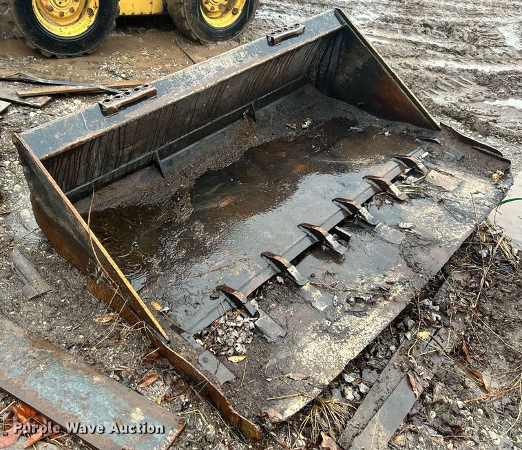 image for item NE9753 1993 New Holland L783 skid steer loader