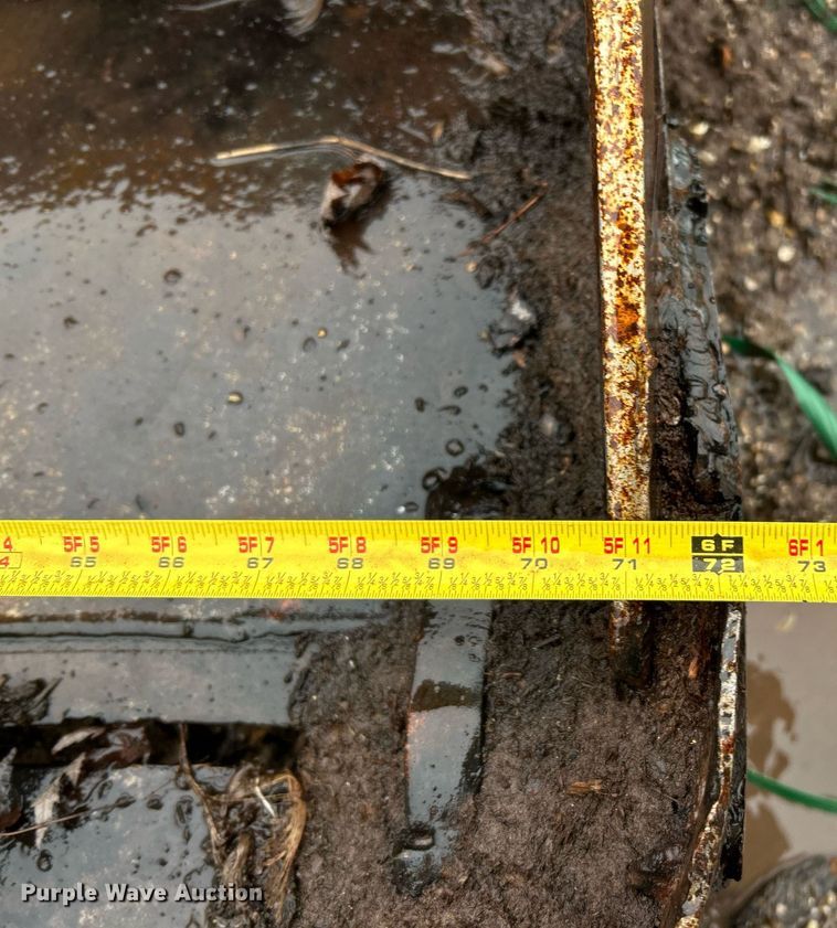 image for item NE9753 1993 New Holland L783 skid steer loader