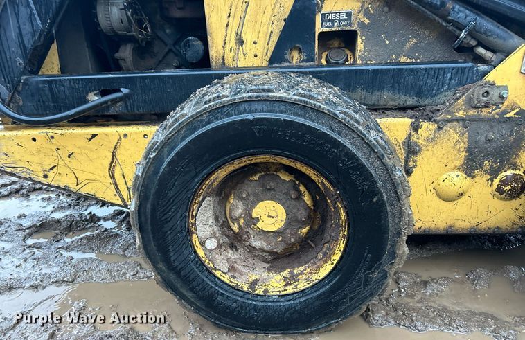 image for item NE9753 1993 New Holland L783 skid steer loader